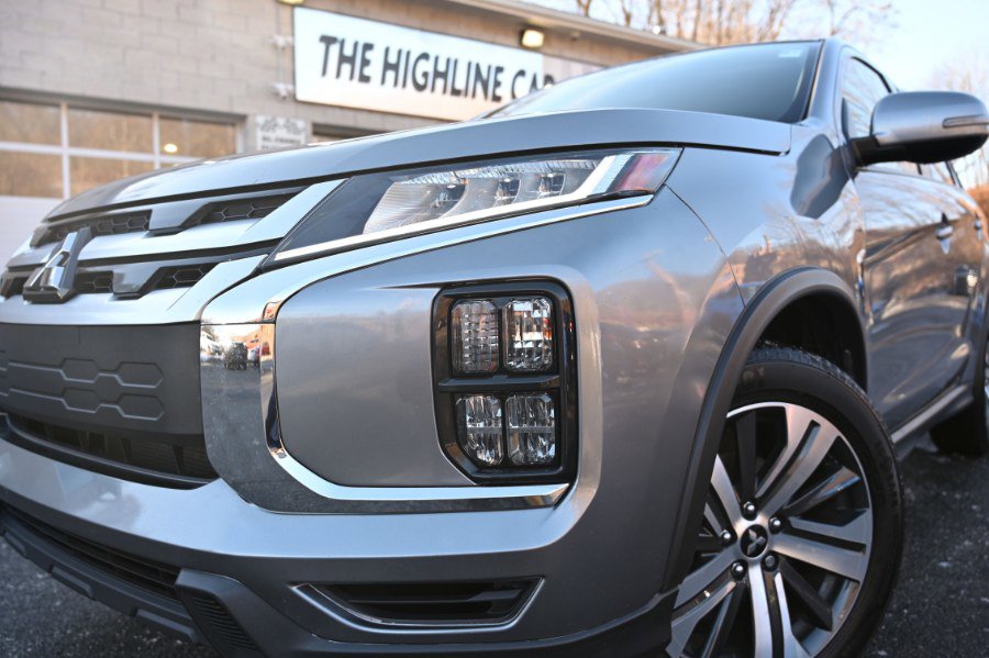 Used 2022 Mitsubishi Outlander Sport SE image 2