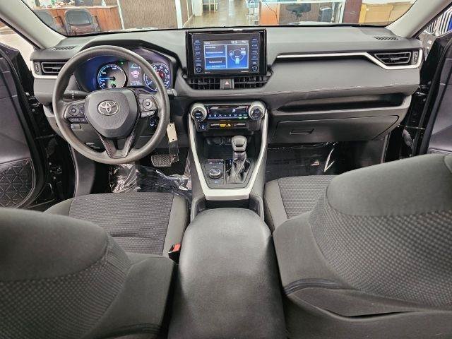 Used 2021 Toyota RAV4 LE AWD/4WD image 9
