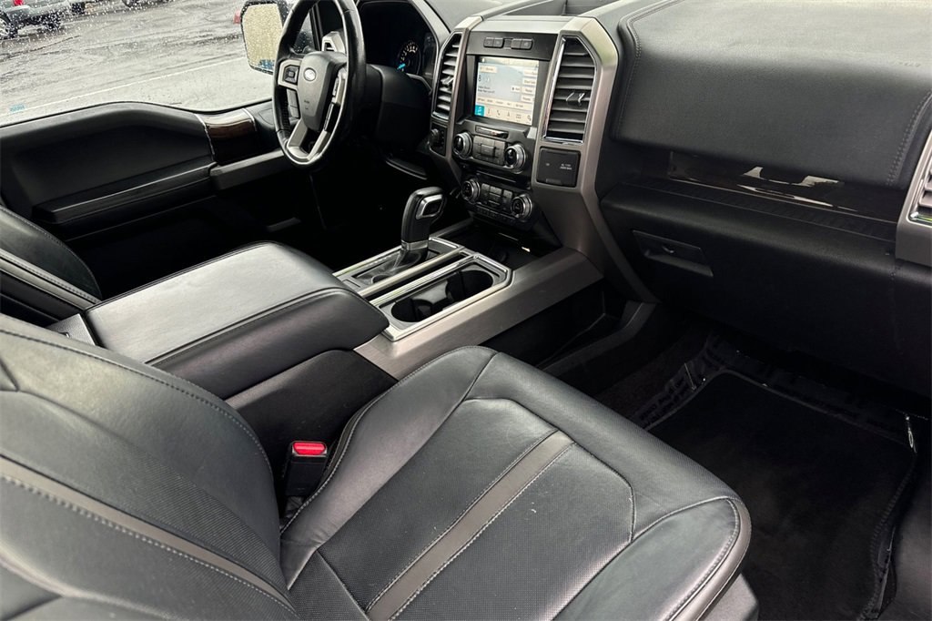 Used 2016 Ford F150 Platinum w/ Equipment Group 701A Luxury image 15