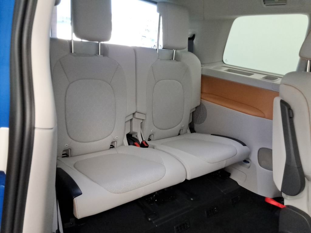 New 2025 Volkswagen ID. Buzz Pro S Plus RWD image 23