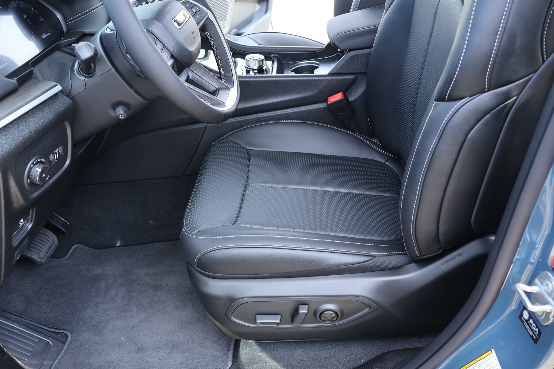 New 2026 Jeep Grand Cherokee L Limited AWD/4WD image 11