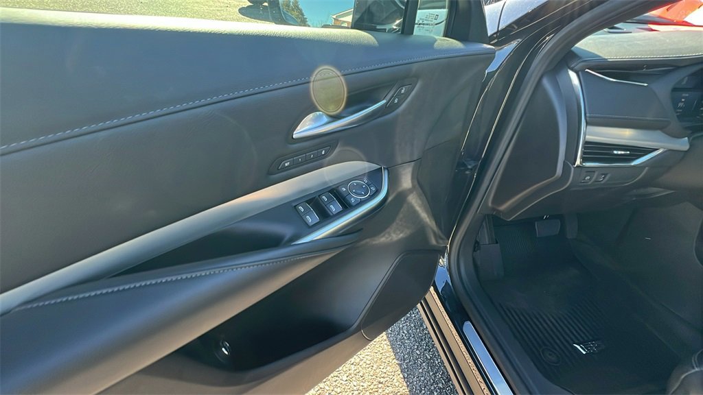 Used 2023 Cadillac XT4 Premium Luxury w/ Enhanced Visibility Package image 13