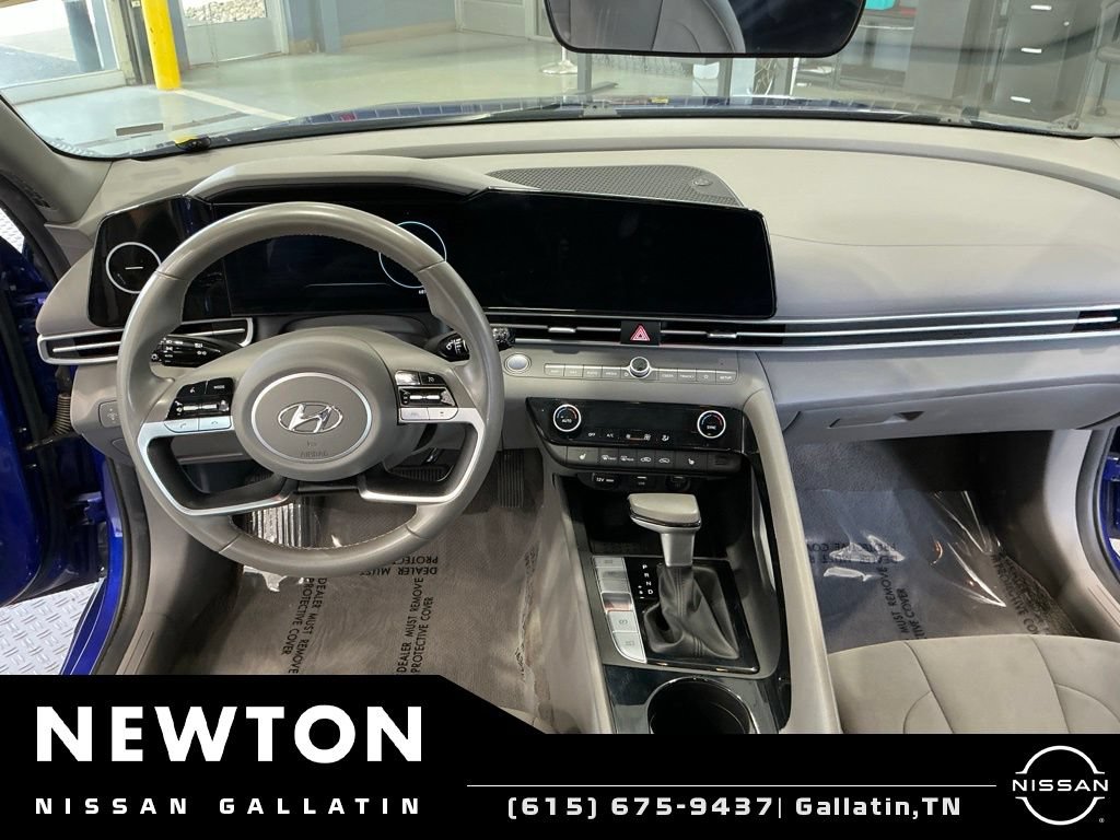 Used 2023 Hyundai Elantra SEL w/ Convenience Package FWD image 10