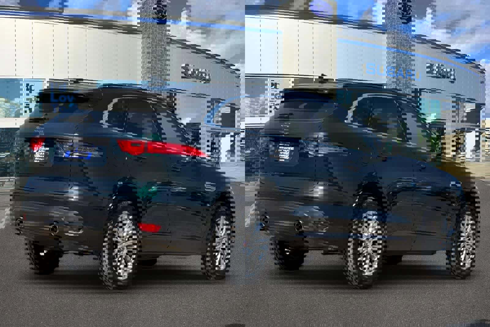 Used 2017 Jaguar F-PACE Prestige image 2