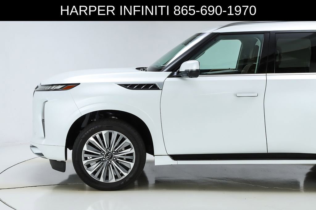 Used 2025 INFINITI QX80 Sensory AWD/4WD image 3