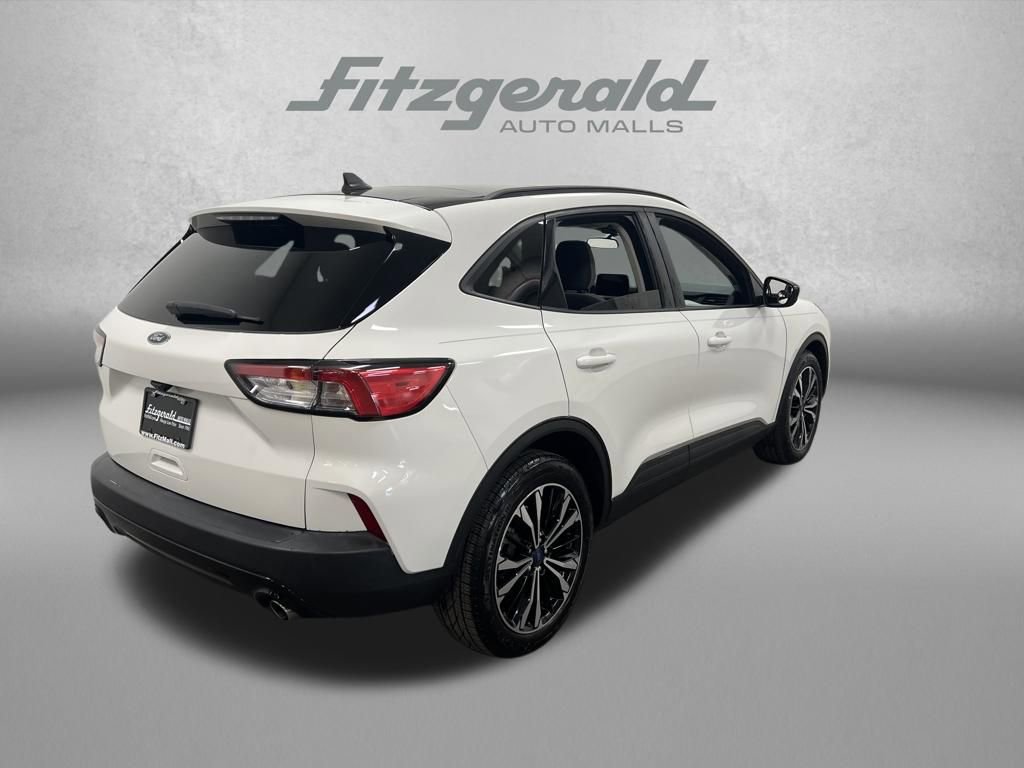 Used 2021 Ford Escape SE w/ SE Sport Appearance Package image 7