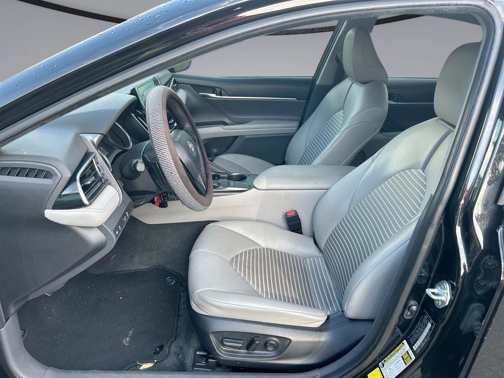 Used 2023 Toyota Camry SE FWD image 11