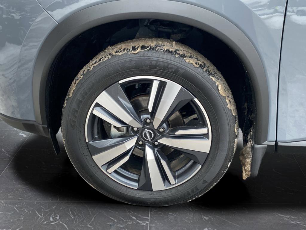 Used 2025 Nissan Rogue SL w/ SL Premium Package image 33