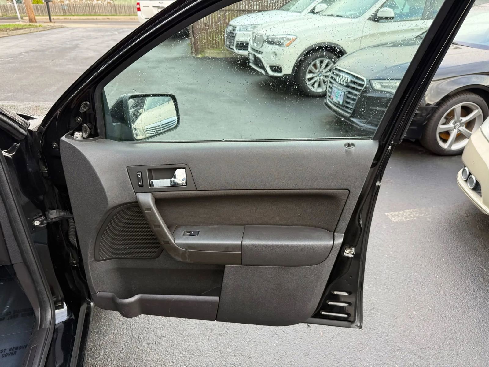 Used 2009 Ford Focus SES image 14