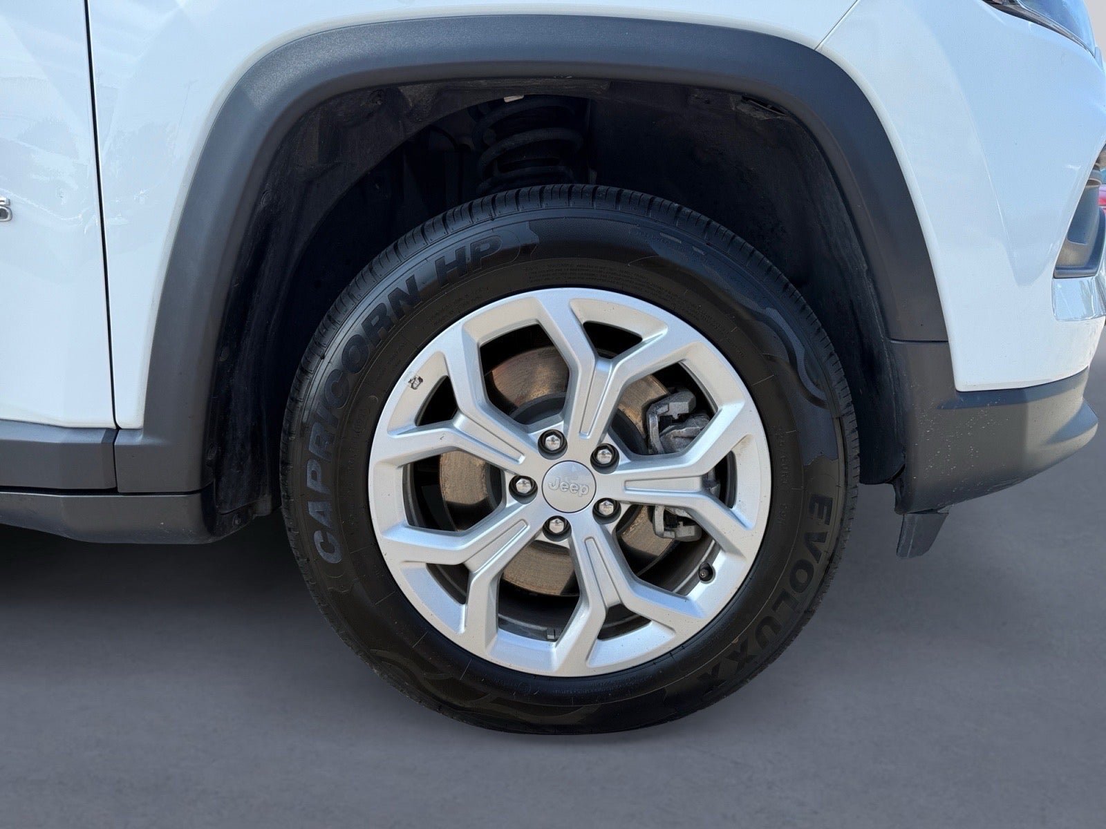 Used 2024 Jeep Compass Latitude AWD/4WD image 9