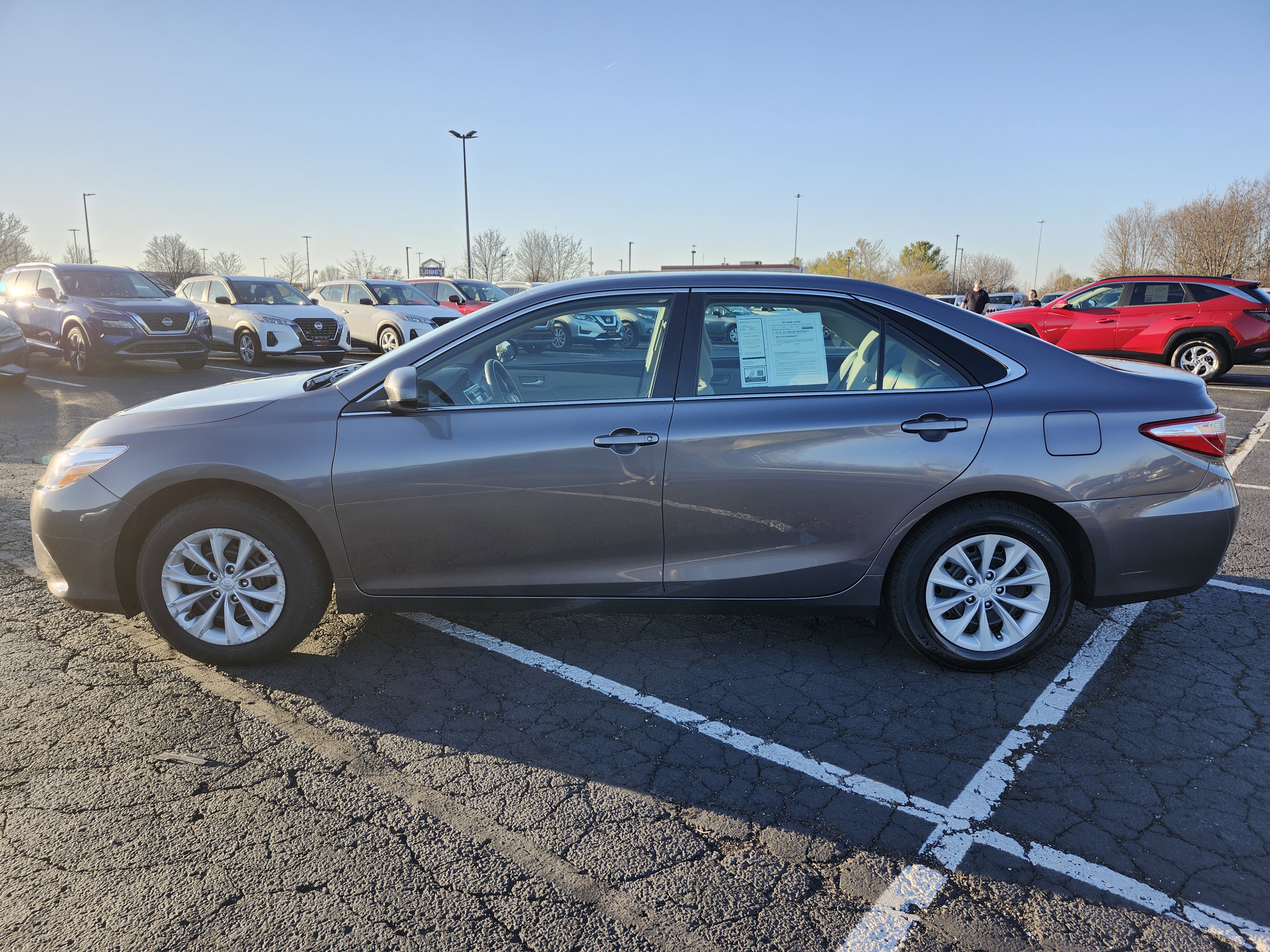 Used 2017 Toyota Camry LE image 11