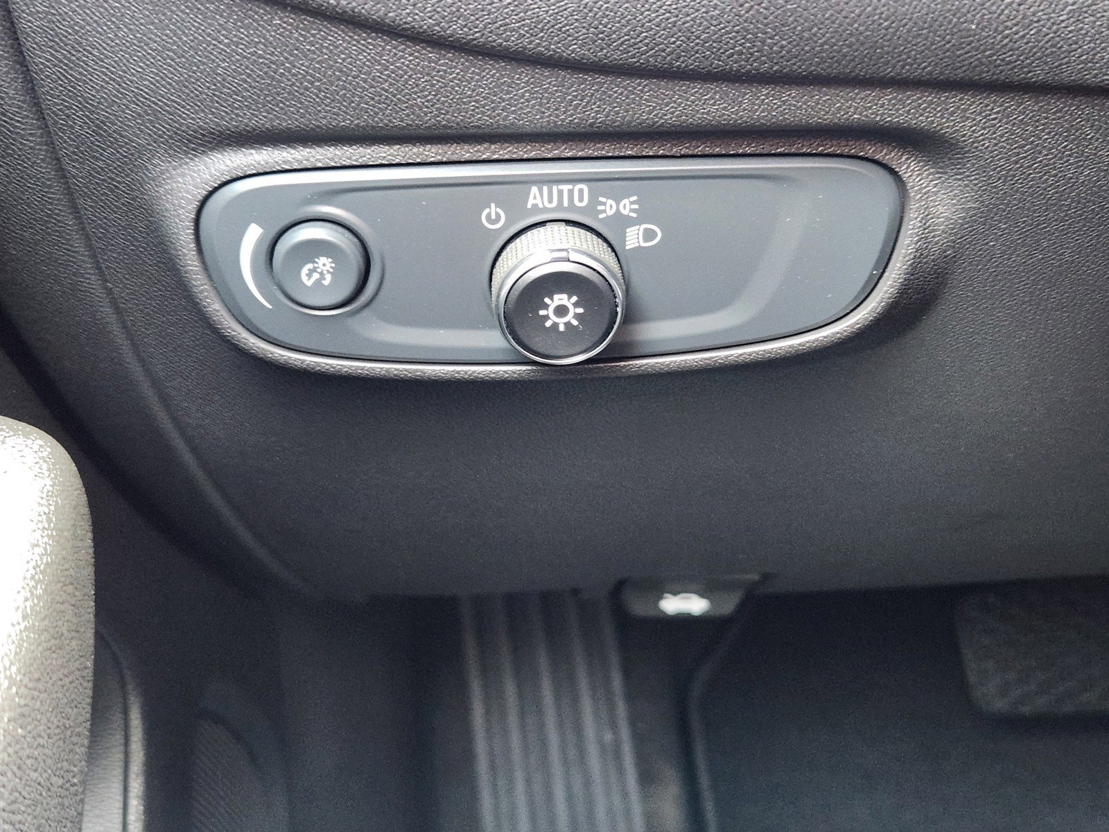 Certified 2024 Chevrolet Equinox LT FWD image 18