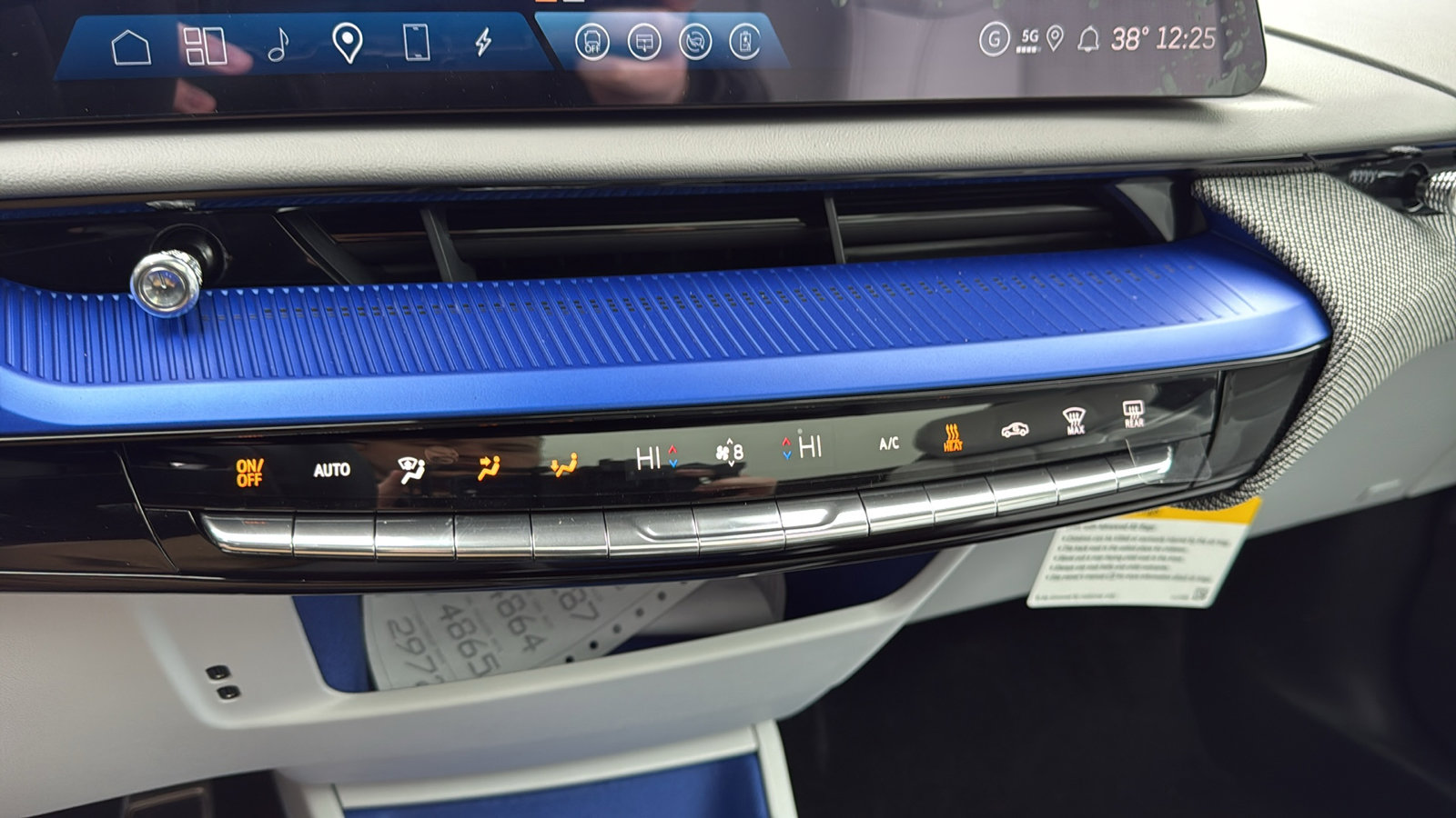 New 2026 Cadillac Optiq Luxury 2 image 21