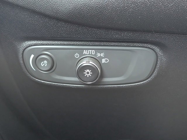 Used 2019 Chevrolet Equinox LT image 23