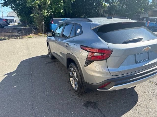 New 2026 Chevrolet Trax LT FWD image 4