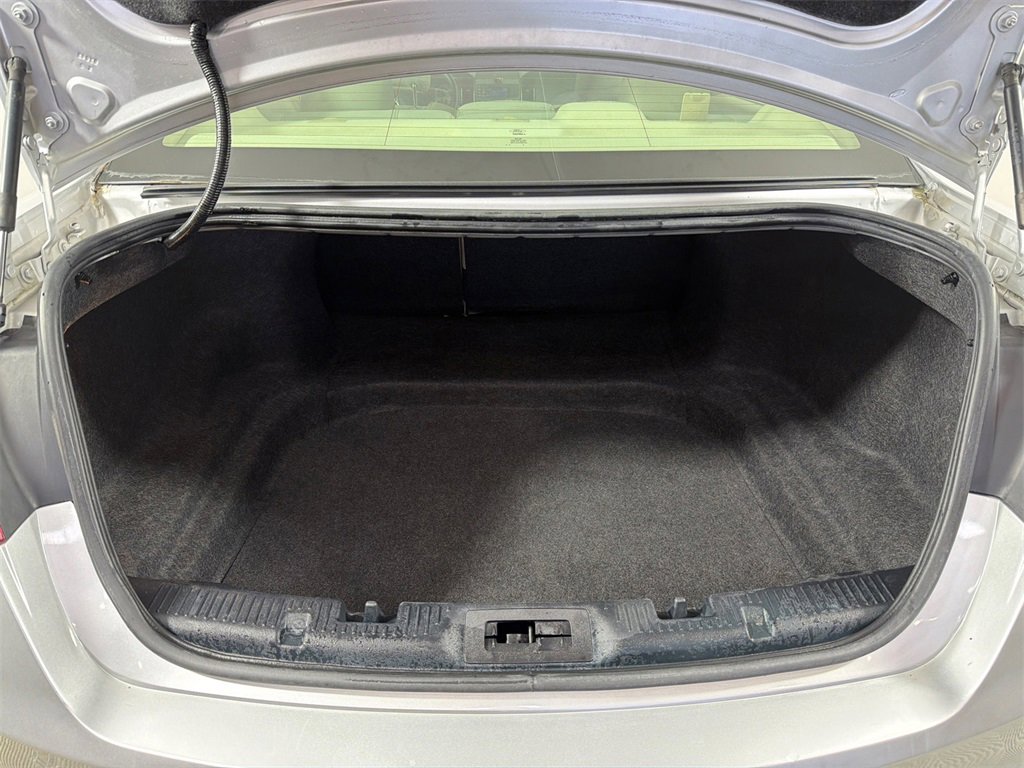 Used 2017 Ford Taurus SE image 18