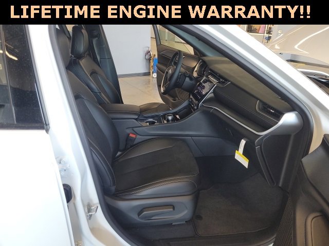 New 2025 Jeep Grand Cherokee L Altitude image 41