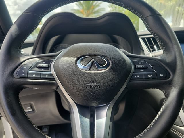 Used 2019 INFINITI Q60 3.0t Luxe RWD image 19