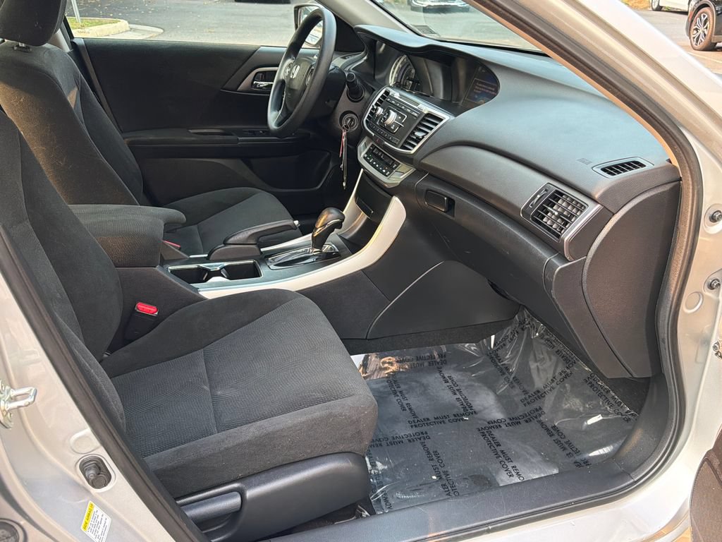 Used 2013 Honda Accord LX image 7