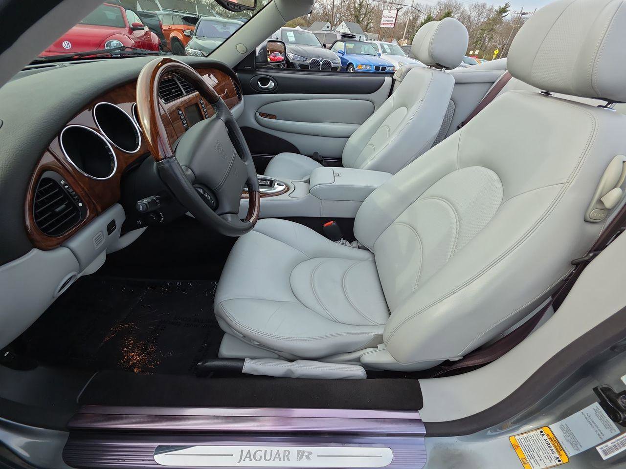 Used 2004 Jaguar XK8 Convertible image 3