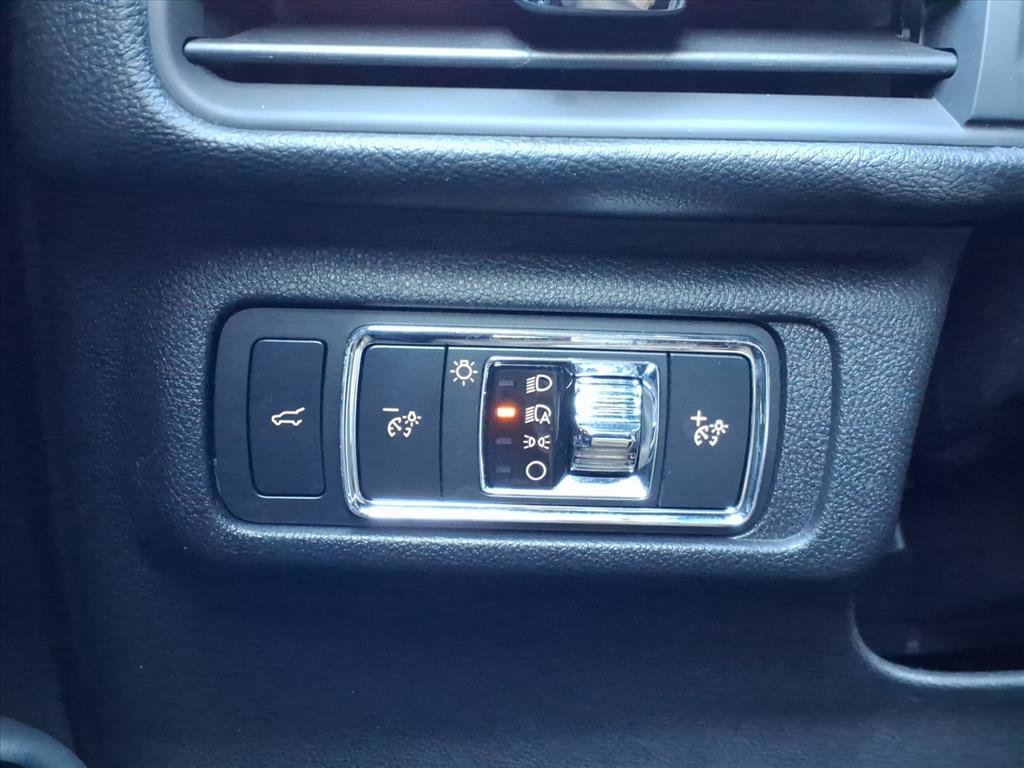 Used 2022 Lincoln Corsair AWD w/ Equipment Group 101A image 17