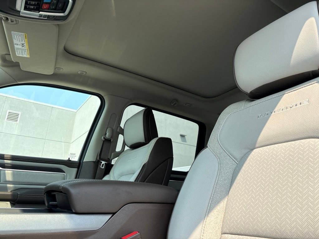 New 2027 RAM 1500 Laramie w/ Laramie Preferred Package AWD/4WD image 18