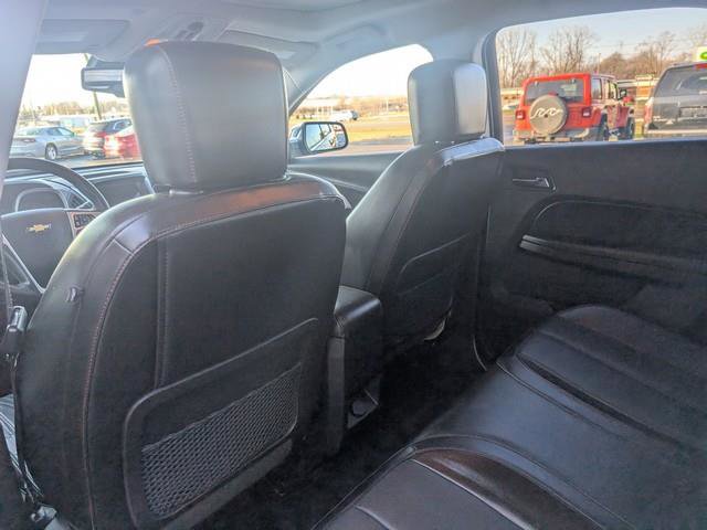 Used 2017 Chevrolet Equinox Premier w/ Enhanced Convenience Package image 16