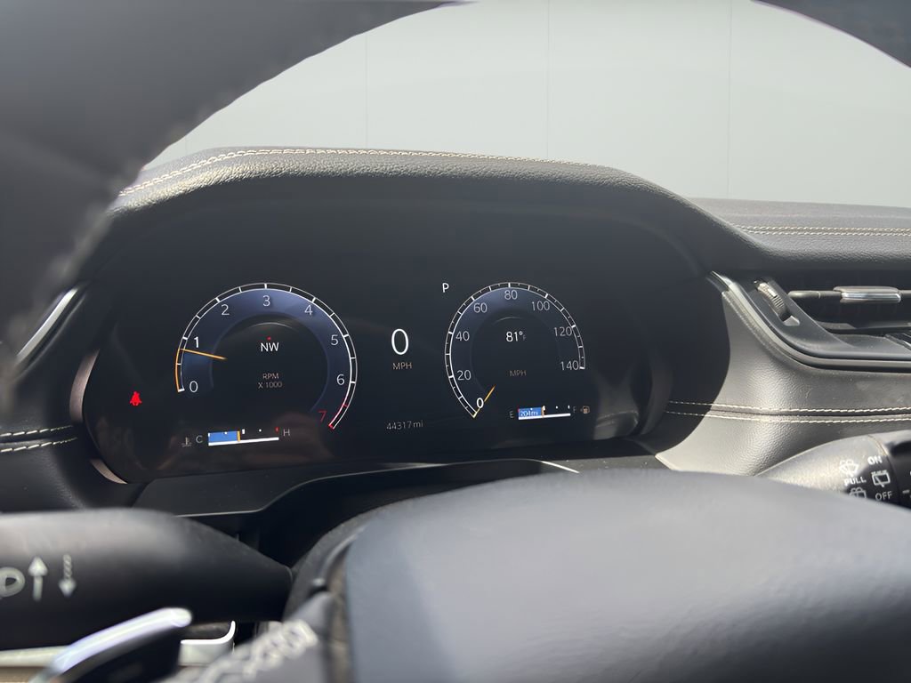 Used 2024 Jeep Grand Cherokee L Limited w/ Black Appearance Package image 24