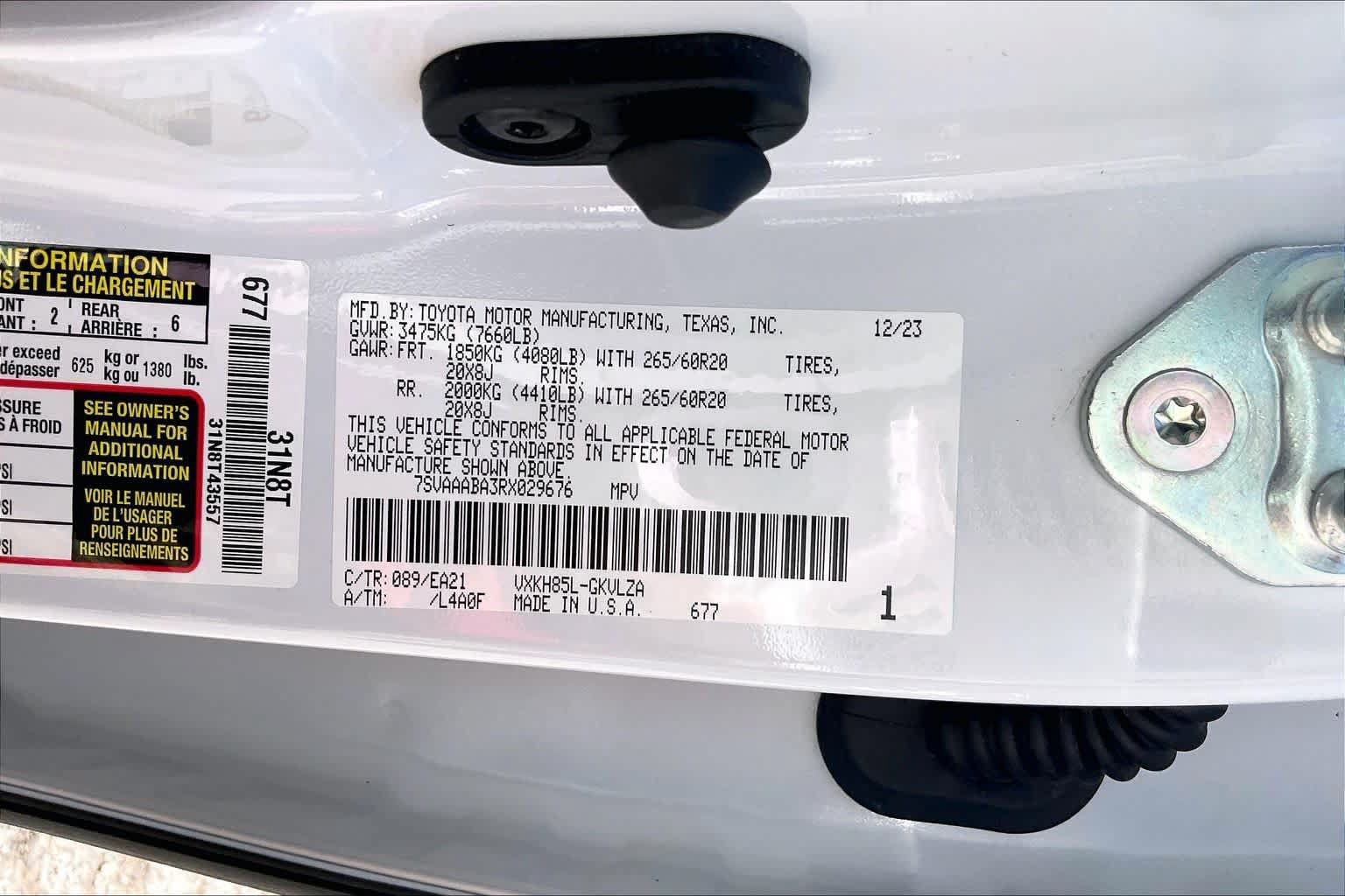 Used 2024 Toyota Sequoia Limited w/ Tow Technology Package AWD/4WD image 35