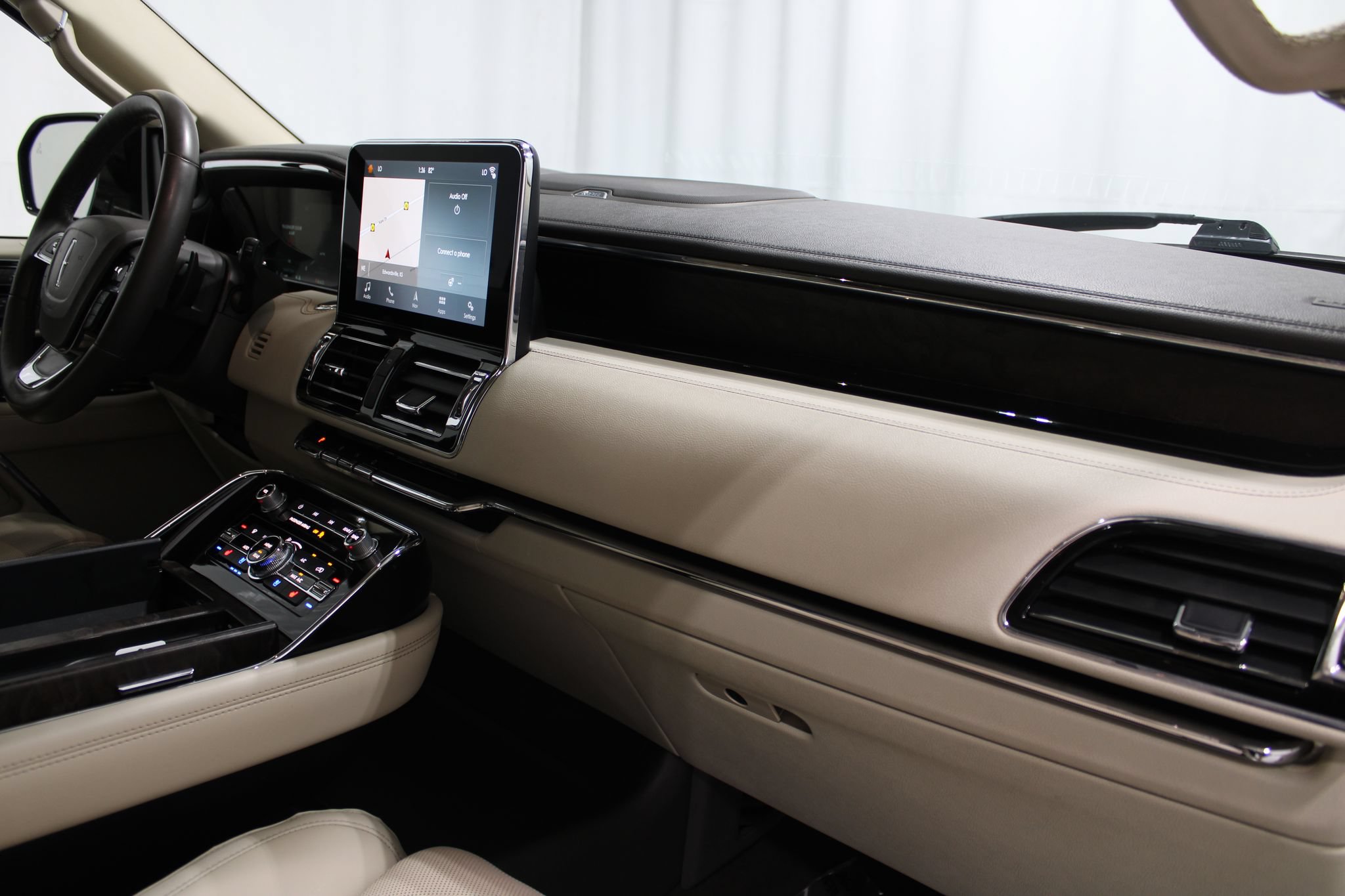Used 2018 Lincoln Navigator Reserve w/ Technology Package AWD/4WD image 29