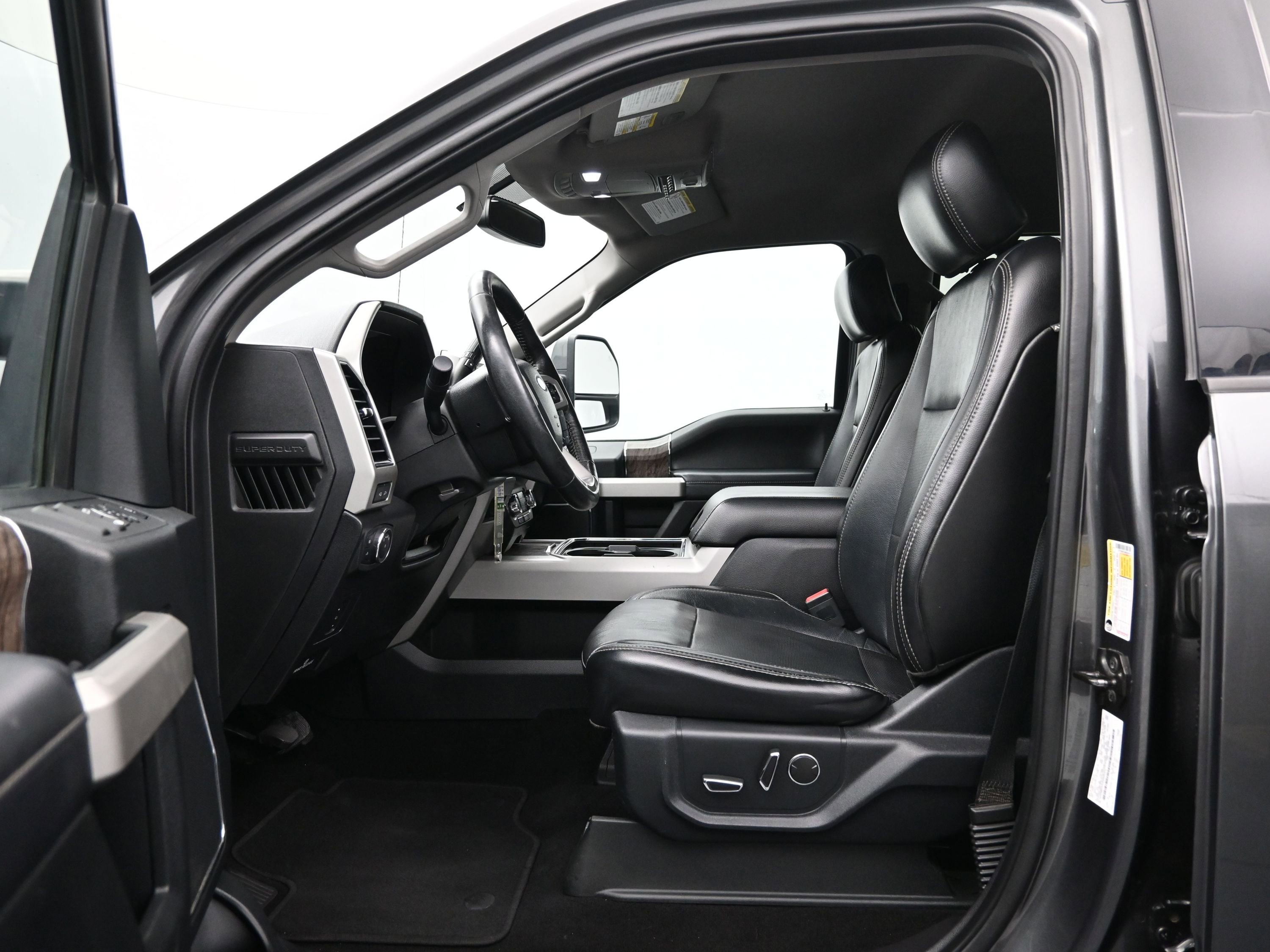 Used 2019 Ford F250 Lariat w/ Lariat Value Package image 9