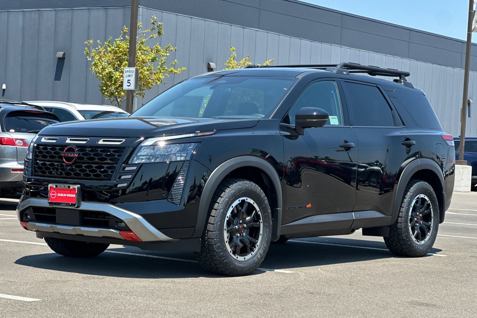 New 2026 Nissan Pathfinder Rock Creek w/ Rock Creek Premium Package AWD/4WD image 8