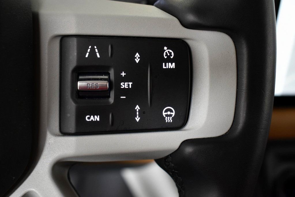 Used 2024 Land Rover Defender 130 S image 39