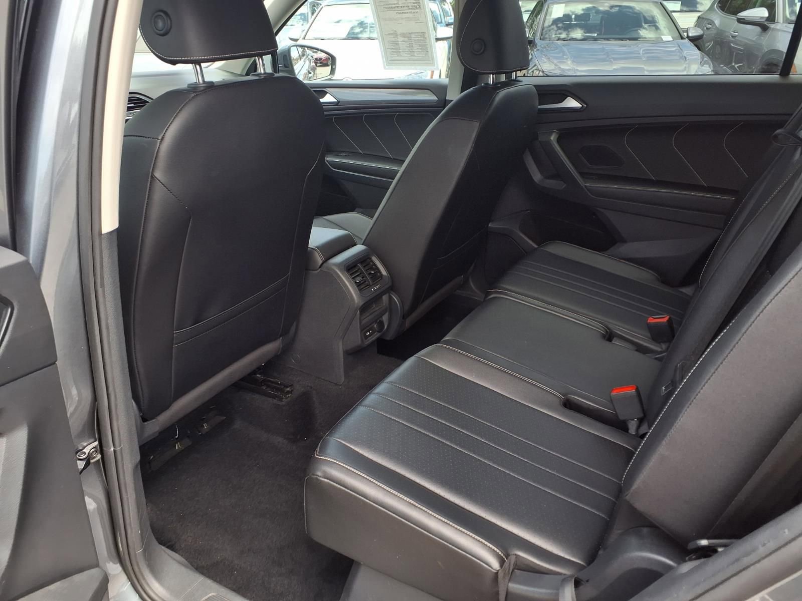 Used 2022 Volkswagen Tiguan SE FWD image 19