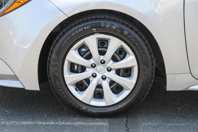 Used 2024 Toyota Corolla LE image 9