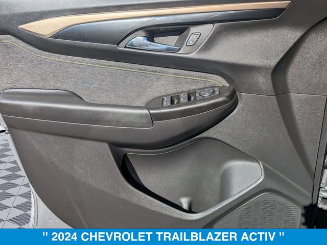 Used 2024 Chevrolet TrailBlazer ACTIV w/ Driver Confidence Package AWD/4WD image 12