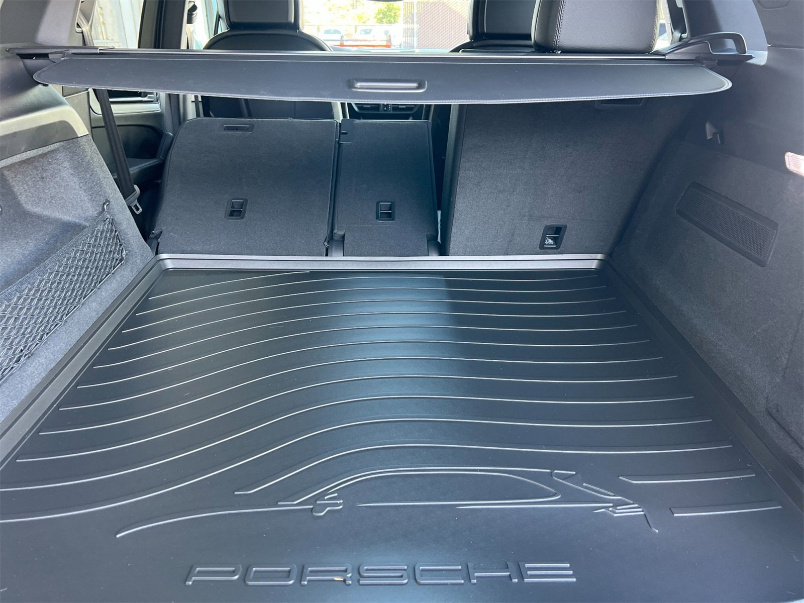 Certified 2025 Porsche Cayenne image 17