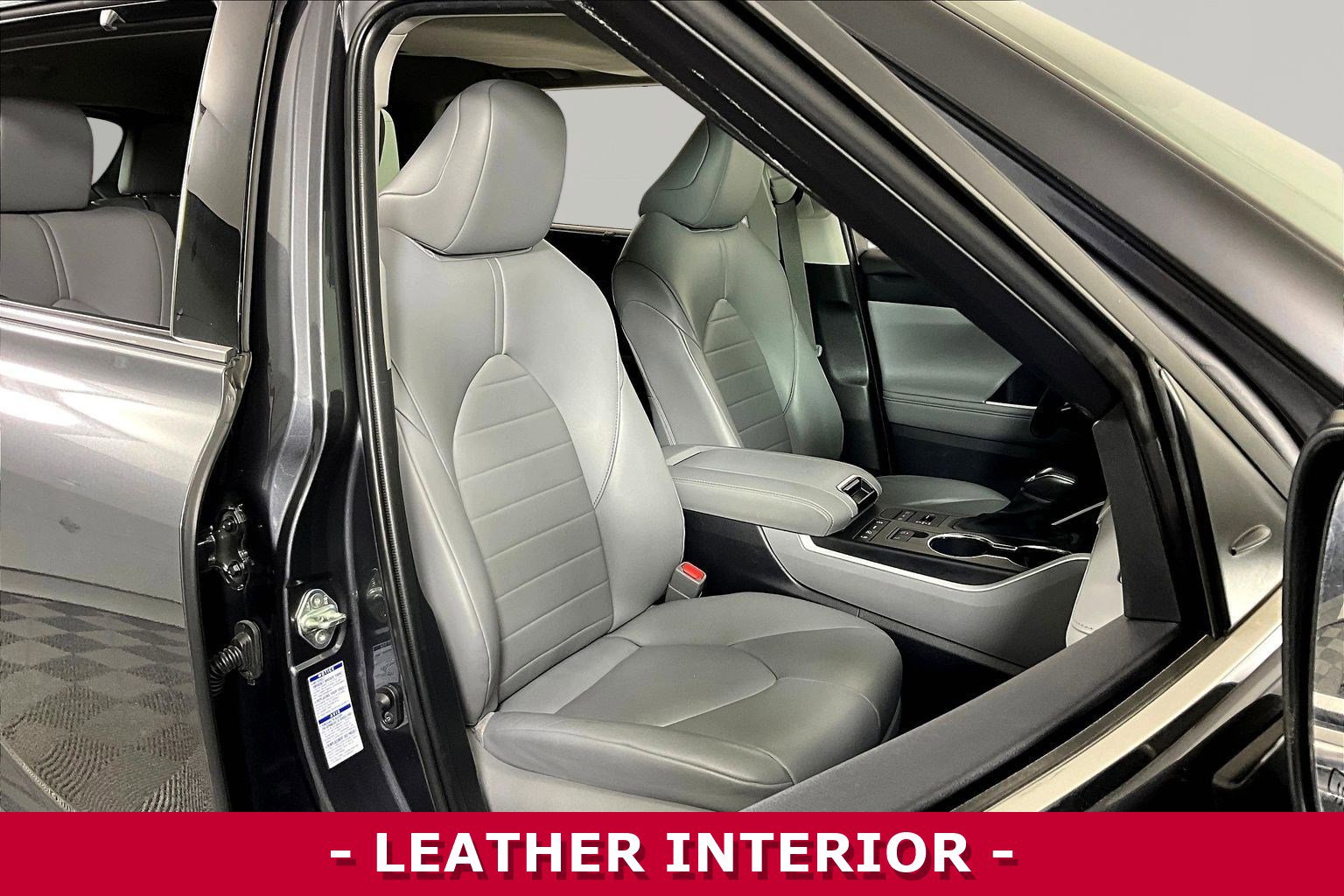 Used 2020 Toyota Highlander XLE image 30