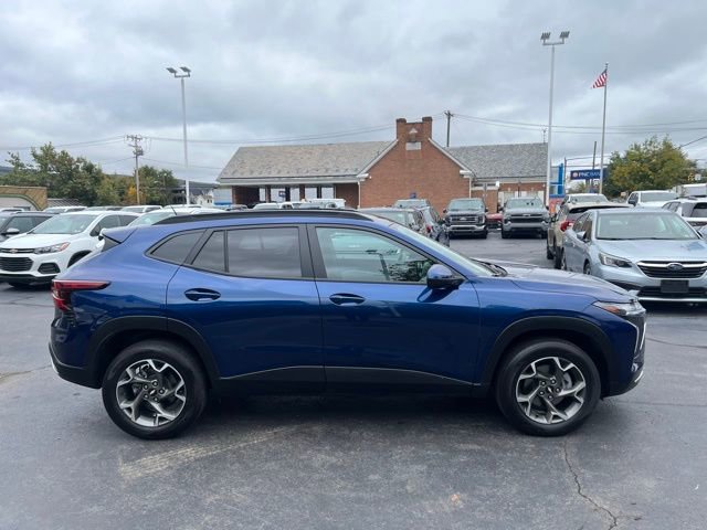 Used 2024 Chevrolet Trax LT w/ Driver Confidence Package image 2