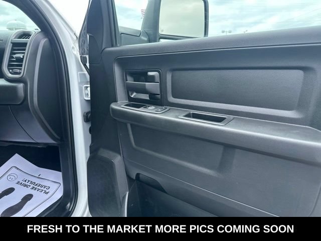 Used 2024 RAM 3500 Tradesman w/ Chrome Appearance Group AWD/4WD image 12
