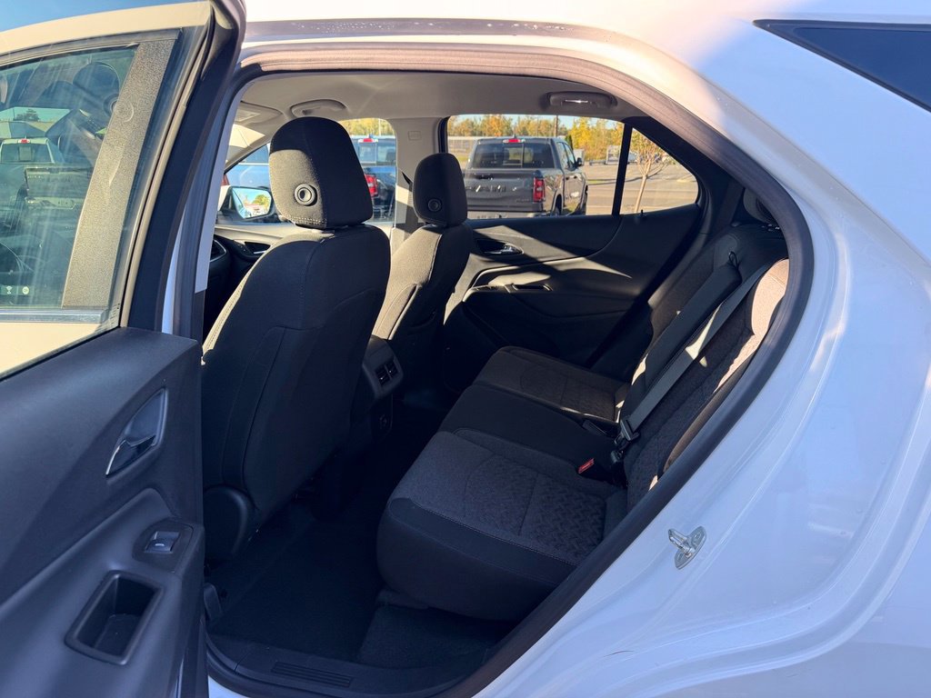Used 2024 Chevrolet Equinox LT AWD/4WD image 17