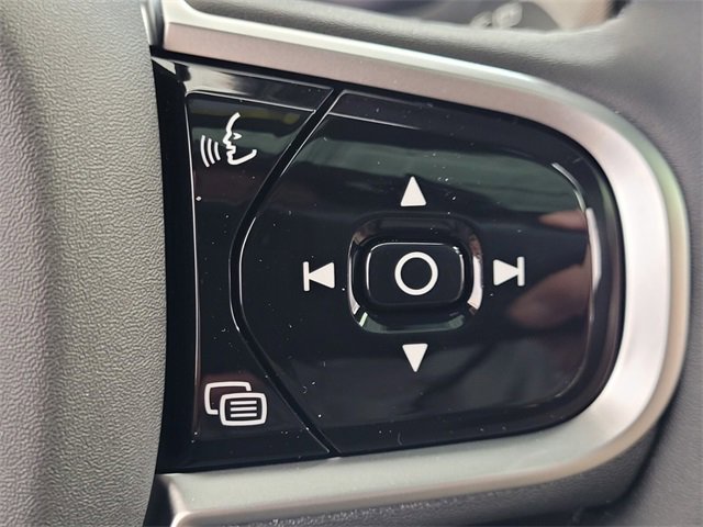 New 2026 Volvo XC90 B6 Plus w/ Protection Package Premier image 32