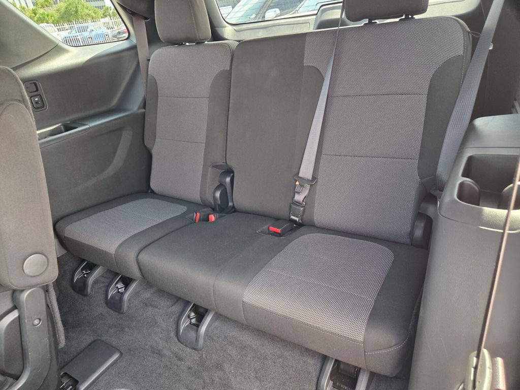 Used 2023 Chevrolet Traverse LT FWD image 6