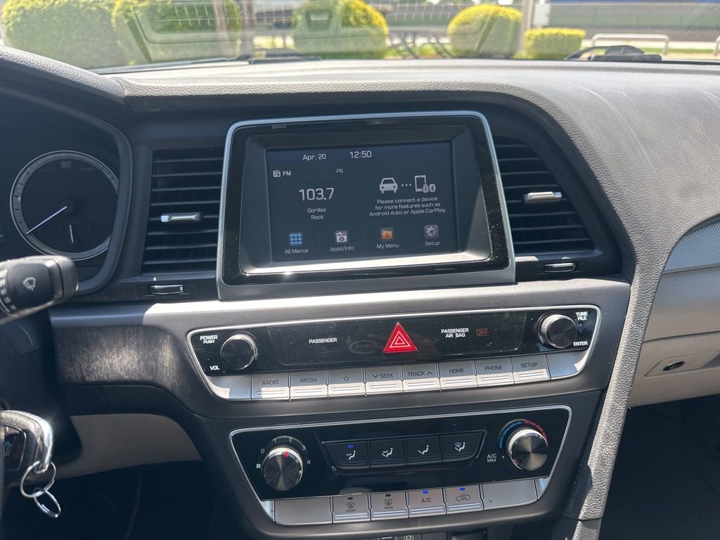 Used 2018 Hyundai Sonata SE w/ Cargo Package FWD image 4