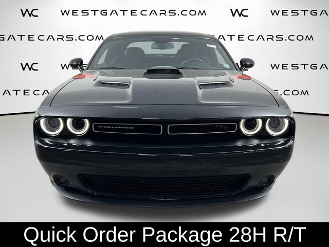 Used 2017 Dodge Challenger R/T video 2