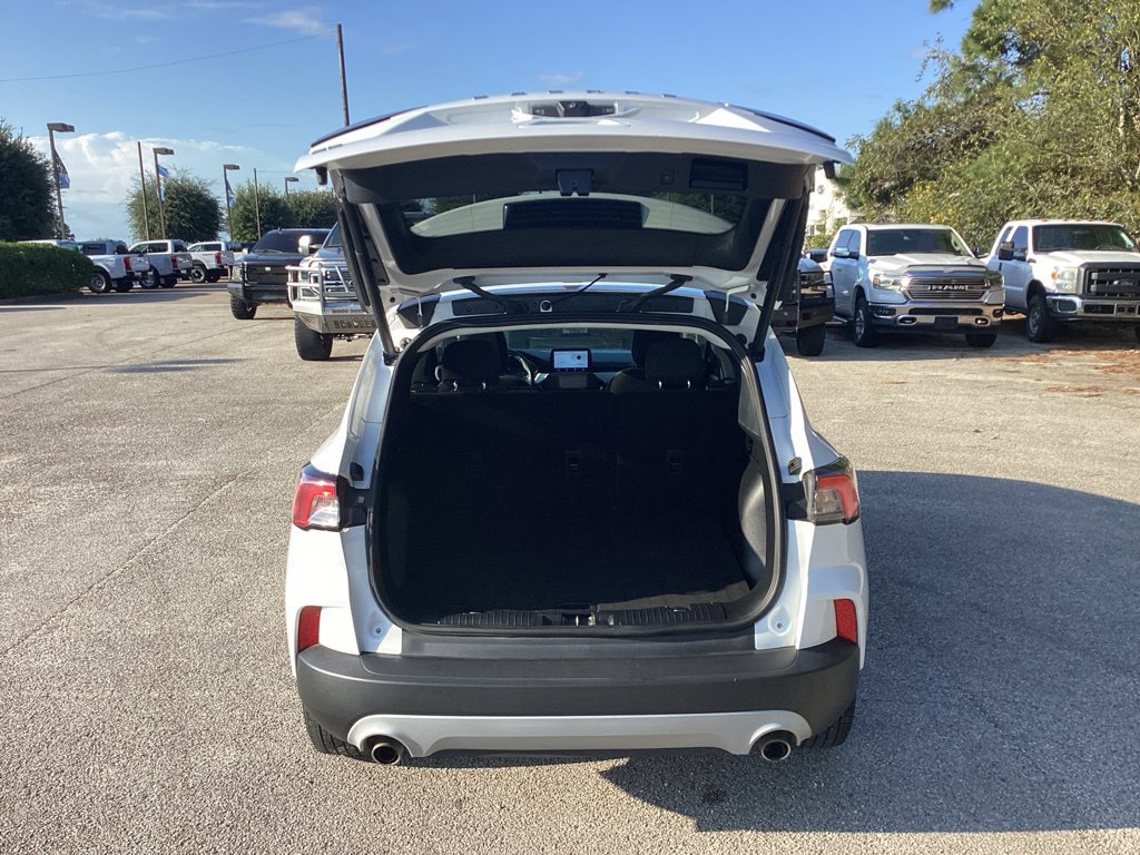 Used 2022 Ford Escape SE w/ Convenience Package FWD image 11