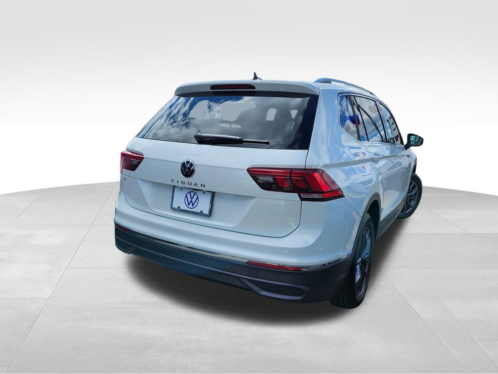 Certified 2023 Volkswagen Tiguan SE image 6