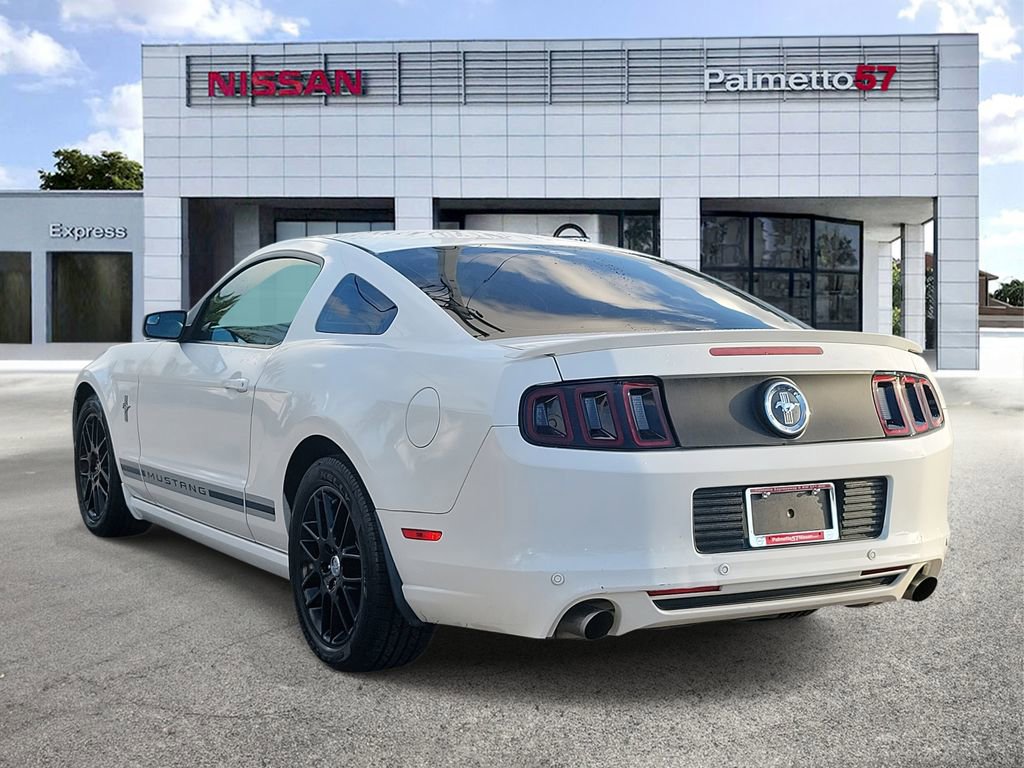 Used 2013 Ford Mustang Premium image 4