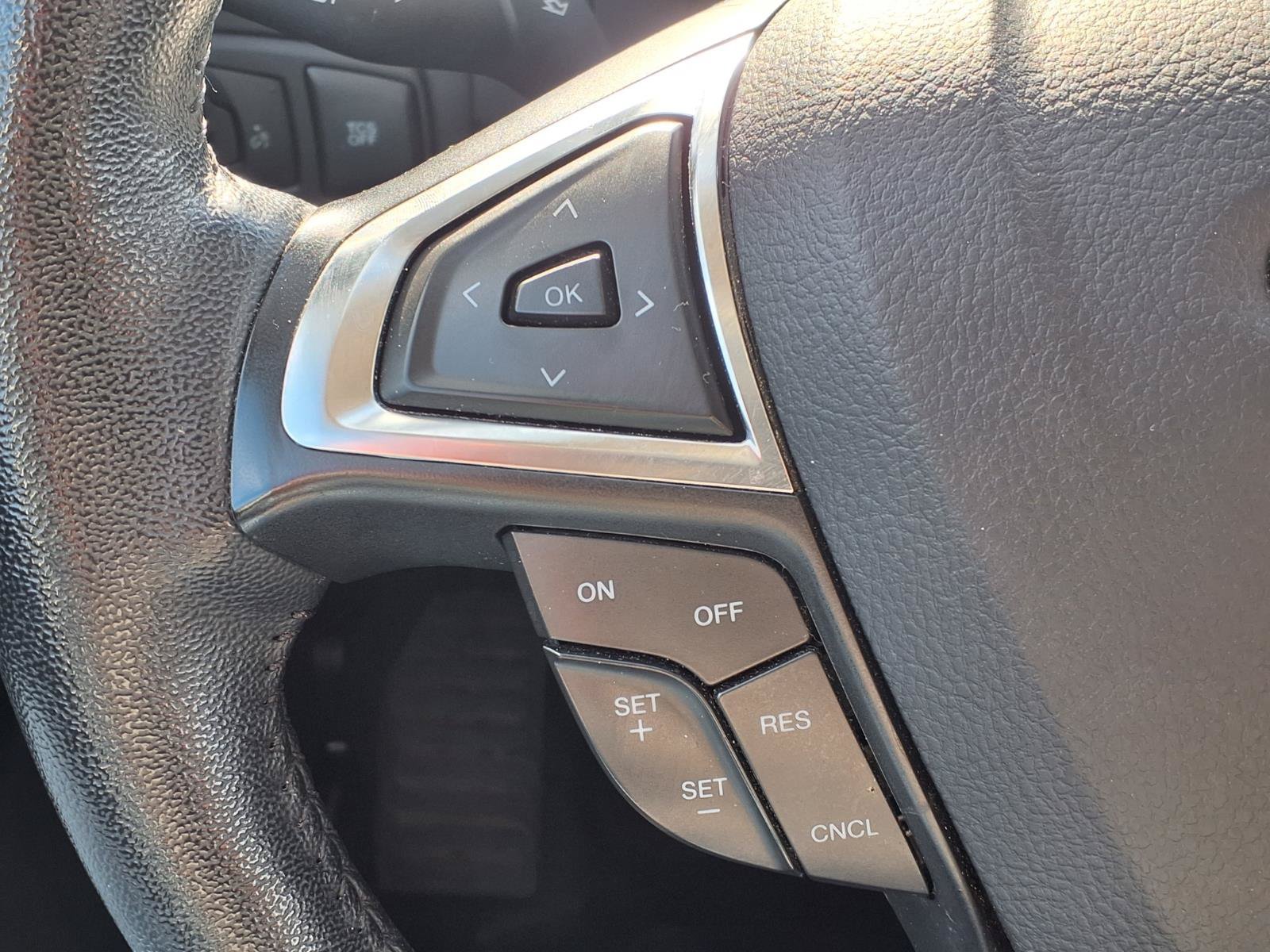 Used 2024 Ford Edge SEL AWD/4WD image 16