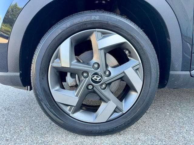 Used 2024 Hyundai Venue SEL FWD image 26